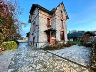  Maison à vendre 15 + pièces 240 m²