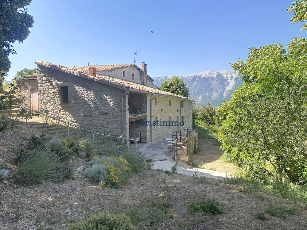 Vente Ferme Ancienne ferme en pierre avec dépendances, 2,3 hectares et vue panoramique sur le Mont Ventoux Plaisians