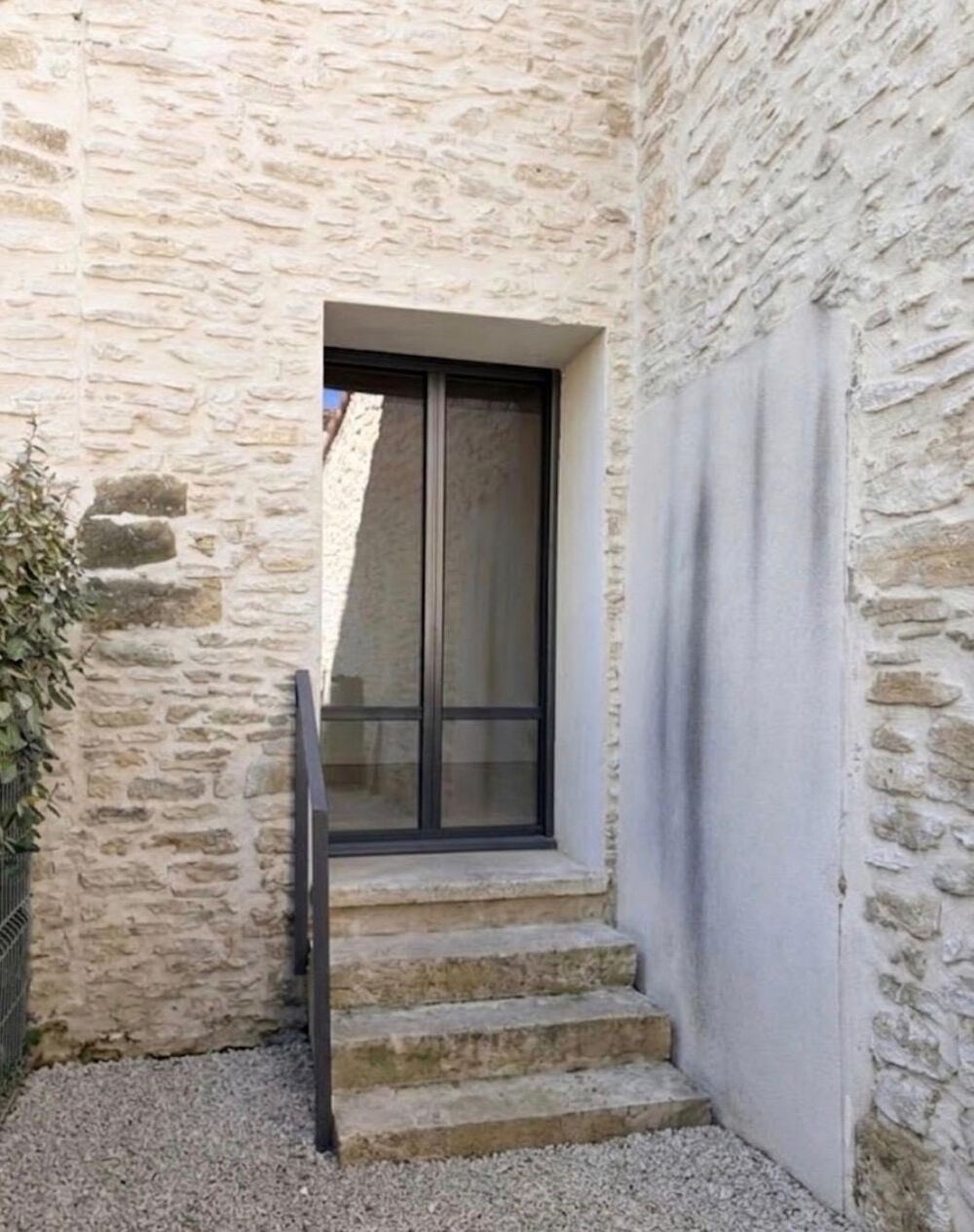 BEL APPARTEMENT AVEC TERRASSE ET JARDINS