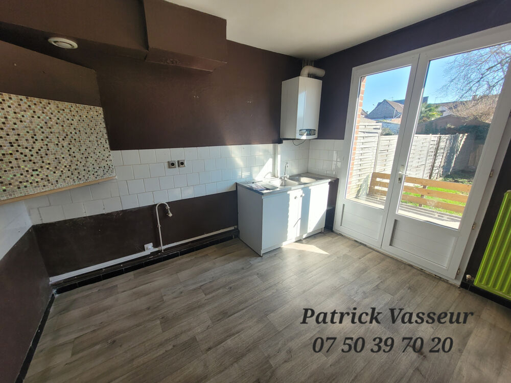 maison en retrait de rue , 3 chambres , jardin, garage