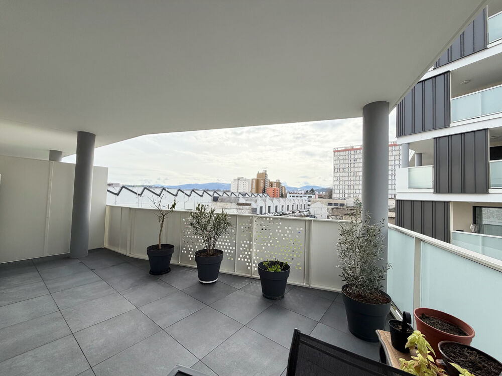 Vente Appartement Superbe T4 de 99 m2 avec 2 terrasses, piscine intérieure chauffée, garage, parking St etienne