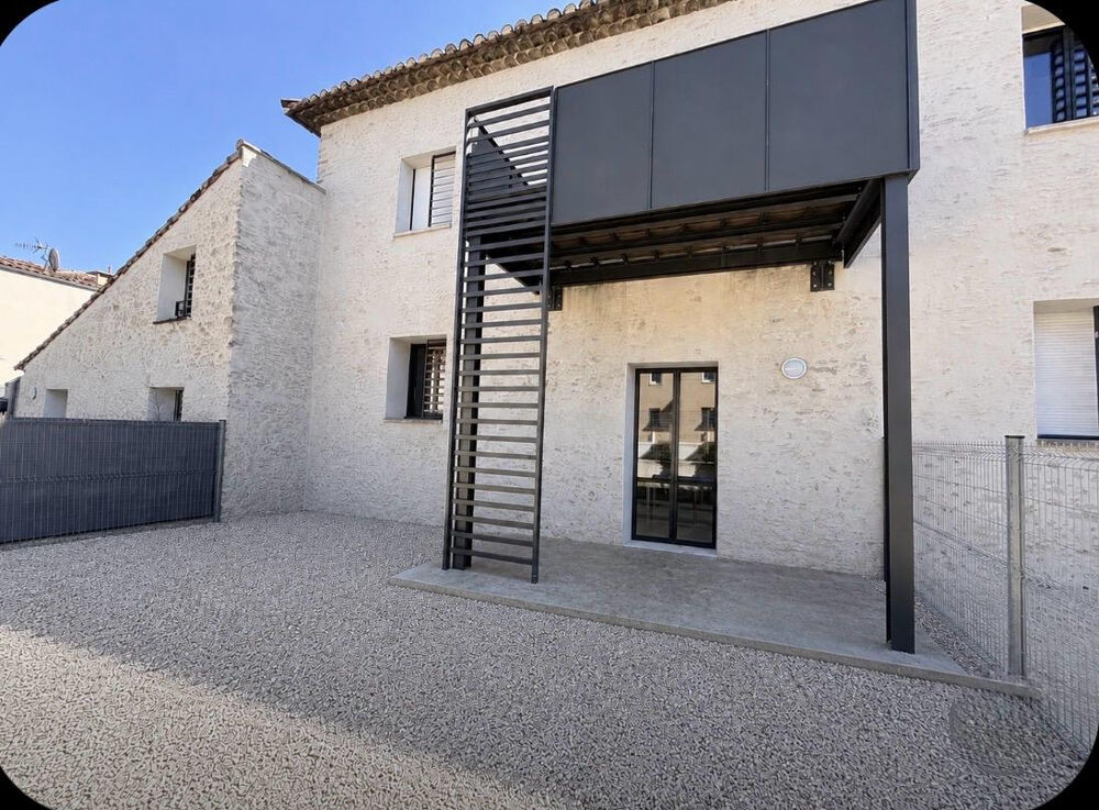 BEL APPARTEMENT AVEC TERRASSE ET JARDINS
