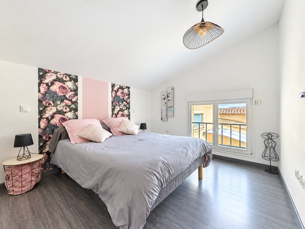 Vente Maison VAISON-LA-ROMAINE   MAISON LUMINEUSE AVEC PISCINE ET GARAGE, À PROXIMITÉ DU CENTRE-VILLE Vaison la romaine