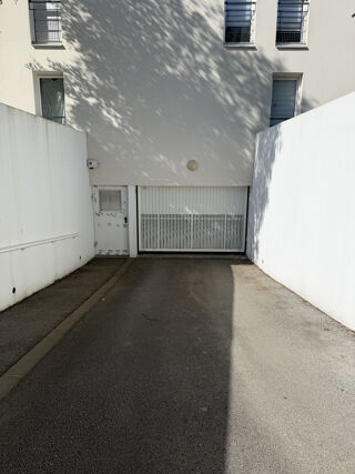  Parking / Garage à vendre 13 m² St ave