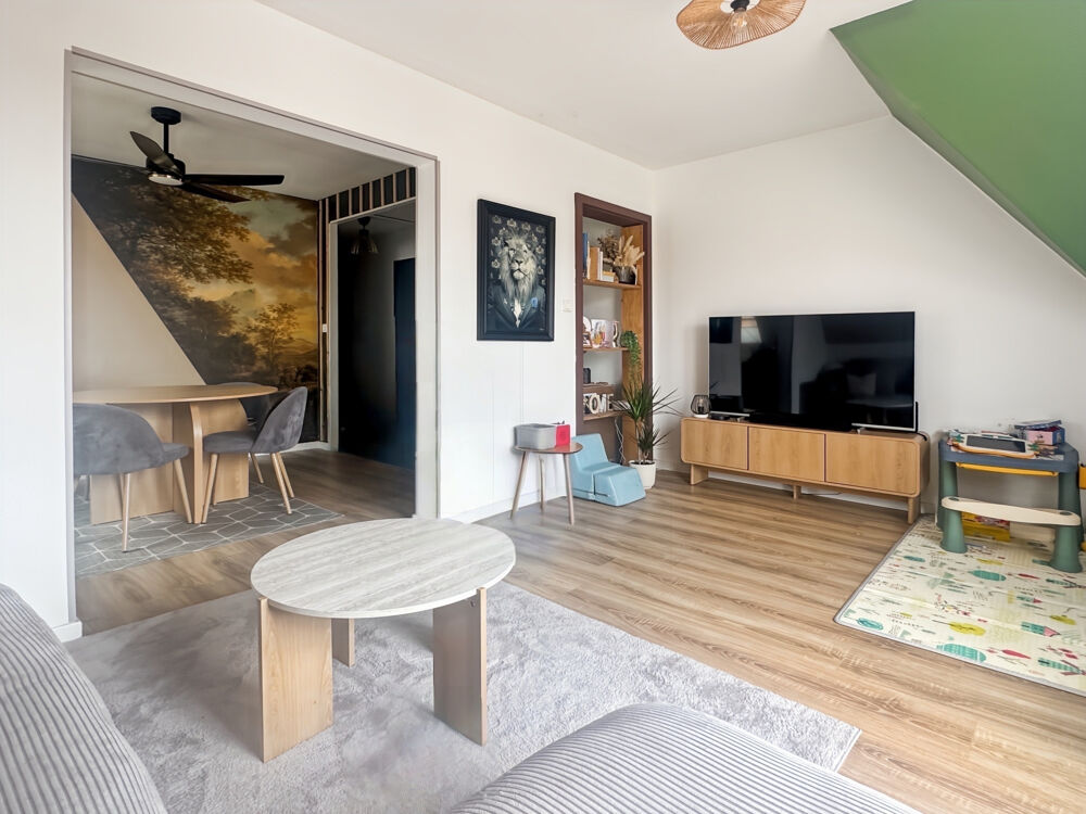 Appartement 4 pièces avec terrasse, deux balcons, garage et cave Erstein