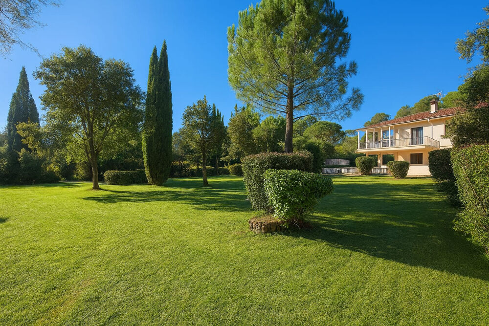 Vente Maison VILLA BRIGNOLES - 204 m2 Habitables - 5000 m2 terrain - Piscine - Garage Brignoles