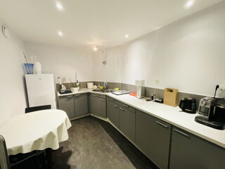  Immeuble � vendre 9 pi�ces 305 m�