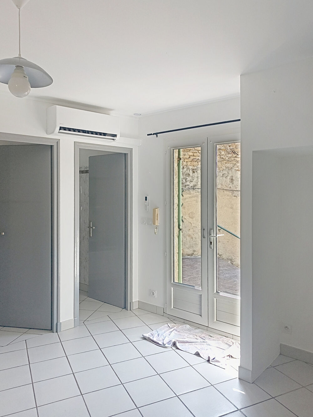 A BOLLENE TRES JOLI T3 AVEC TERRASSE PRIVEE