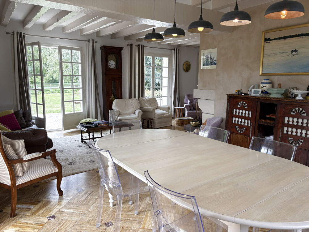 Dans résidence privée de la Vallée d'Eure, maison lumineuse vue sur un étang