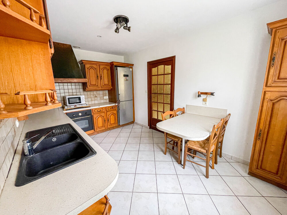 Vente Propriété/Château maison centre ville 5 chambres, 975 m2 de terrain. St lyphard