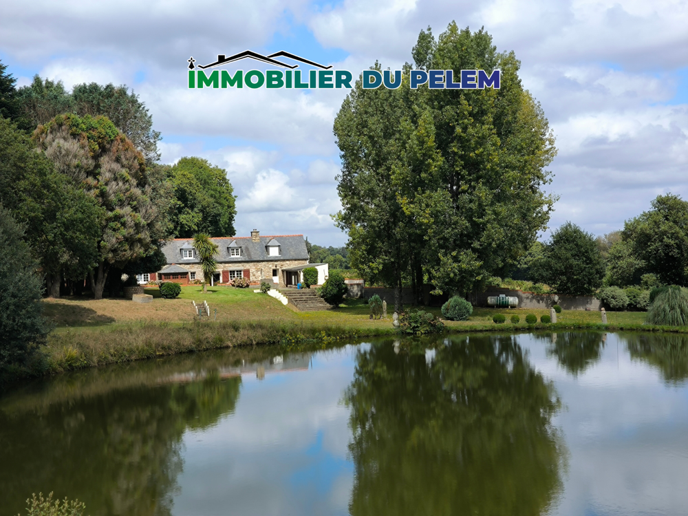 Longère au calme, isolée avec étangs et salle de cinéma