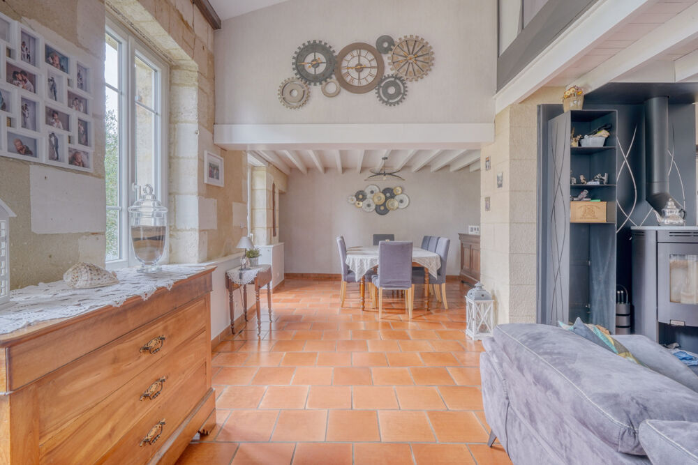 Maison 7 pièces en R+1 de 166m2 habitables sur parcelle de 714m2
