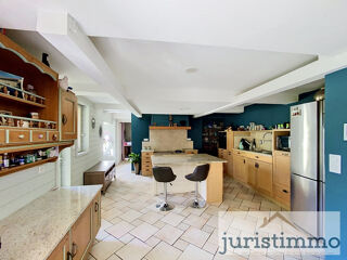  Maison à vendre 11 pièces 261 m²