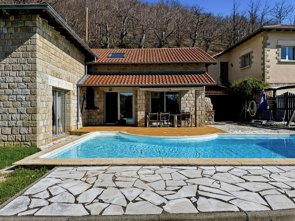 � vendre  Propri�t�/ch�teau Genestelle (07530)