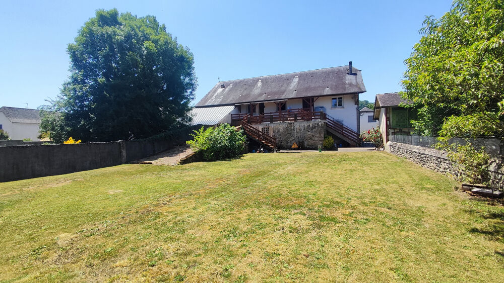Bâtisse en pierre avec grange de plus de 260m2 -Fort potentiel aux portes d'Oloron