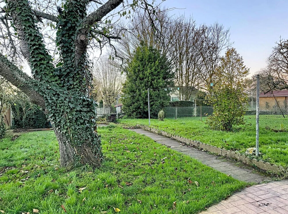 28240 - LA LOUPE - CENTRE-VILLE - MAISON MITOYENNE - 4 PIÈCES - 3 CHAMBRES - 80 m2