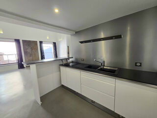  Immeuble � vendre 196 m�