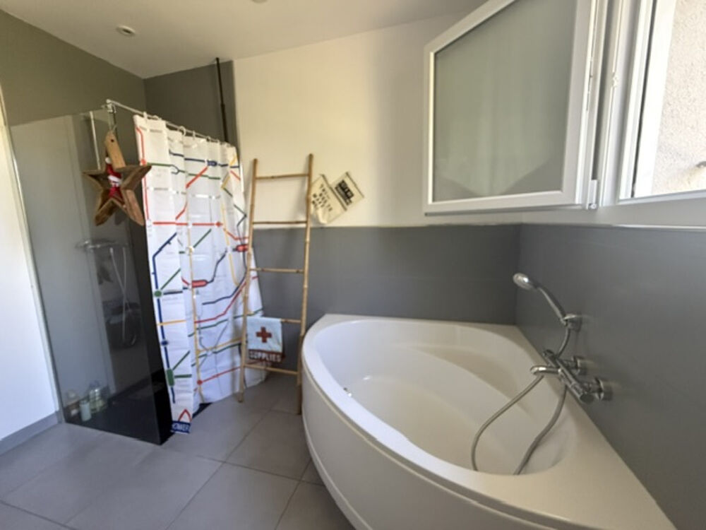 Vente Maison CHAMPDIEU MAISON DE 133M2AVEC PISCINE - TERRAIN CLOS ET ARBORÉ Champdieu