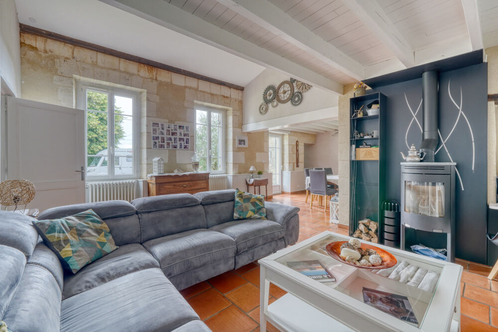 Vente Maison Maison 7 pièces de 166m2 sur parcelle de 714m2 St andre de cubzac