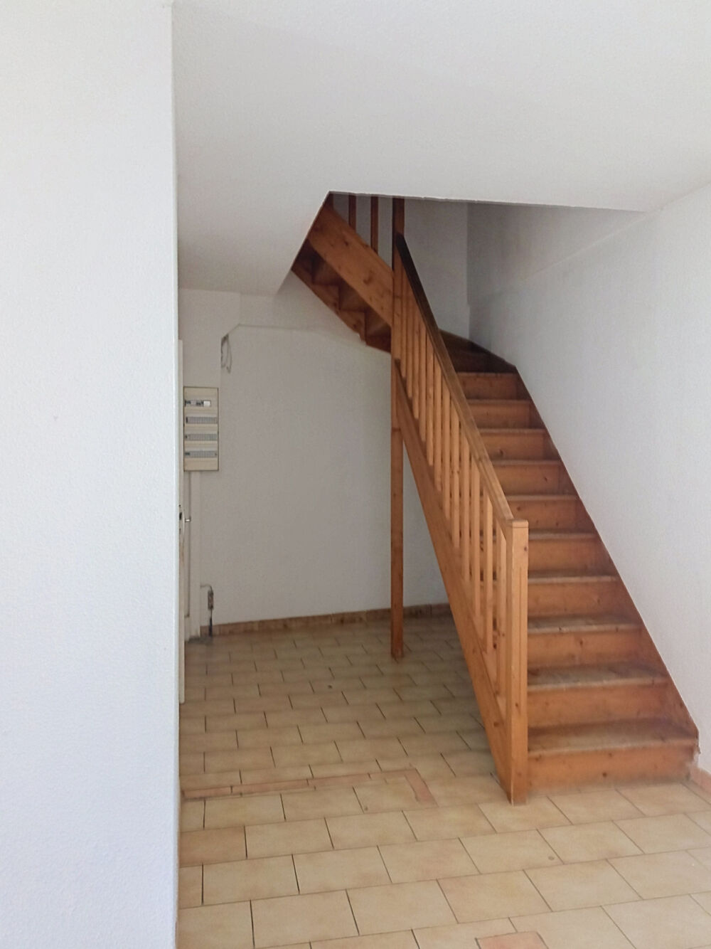 À LOUER Appartement T4 de 107 m2 avec terrasse Bollène