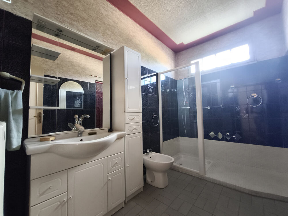 Vente Maison Villa T4 de plain pied de 100m2 sur 1540m2 de terrain avec piscine et garage La boissiere