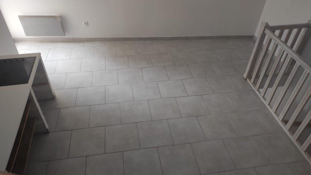 Pour investisseur, maison de village comprenant deux chambres