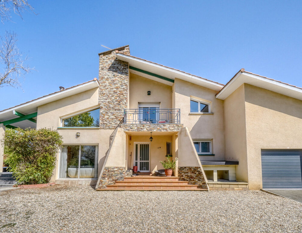 Vente Maison Maison 7 pièces de 190m2 sur parcelle de 5134m2 Montussan