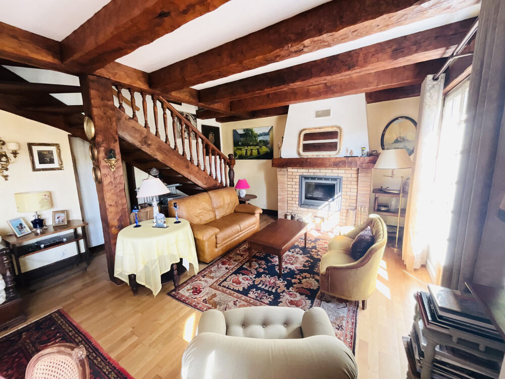 Vente Maison Tout le charme de l'ancien et protégée des regards, en plein cœur de la ville. Pont aven