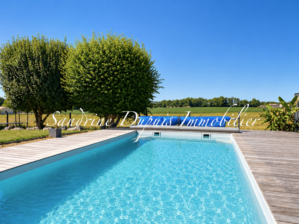 Vente Maison Plain-pied de 118 m2   4 chambres   Piscine chauffée Chermignac