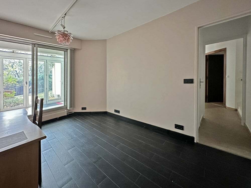 Duplex de 5 pièces de 137,03 m2 avec les deux vérandas, un double garage, un jardinet et un sous-sol total