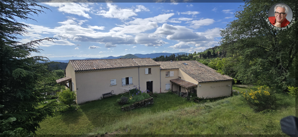 Maison individuelle avec vue 237 m2 Terrain 3 555 m2 Saint-Michel-de-Chabrillanoux
