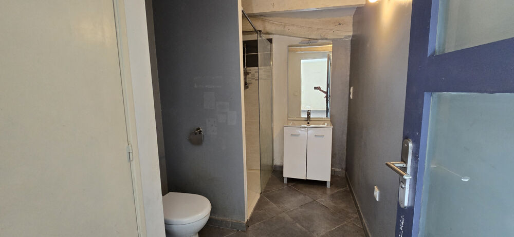 Vente Maison A KERIEN, cette maison en pierre d'environ 78 m2 située dans un environnement calme et naturel Kerien