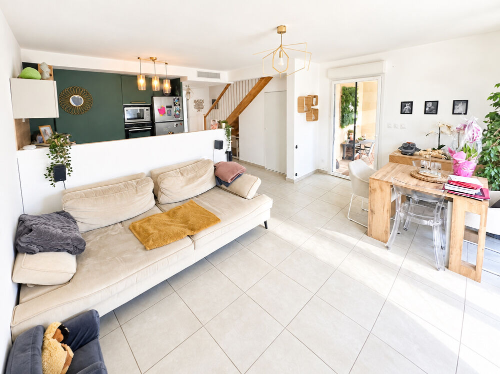 Maison de type 4 en R+1 construite sur une parcelle de 283 m2 Meyreuil 13590