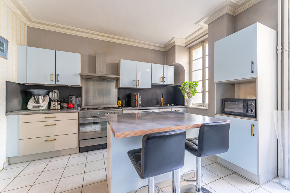Lyon 6 Appartement de caractère 105 m2 avec charme ancien