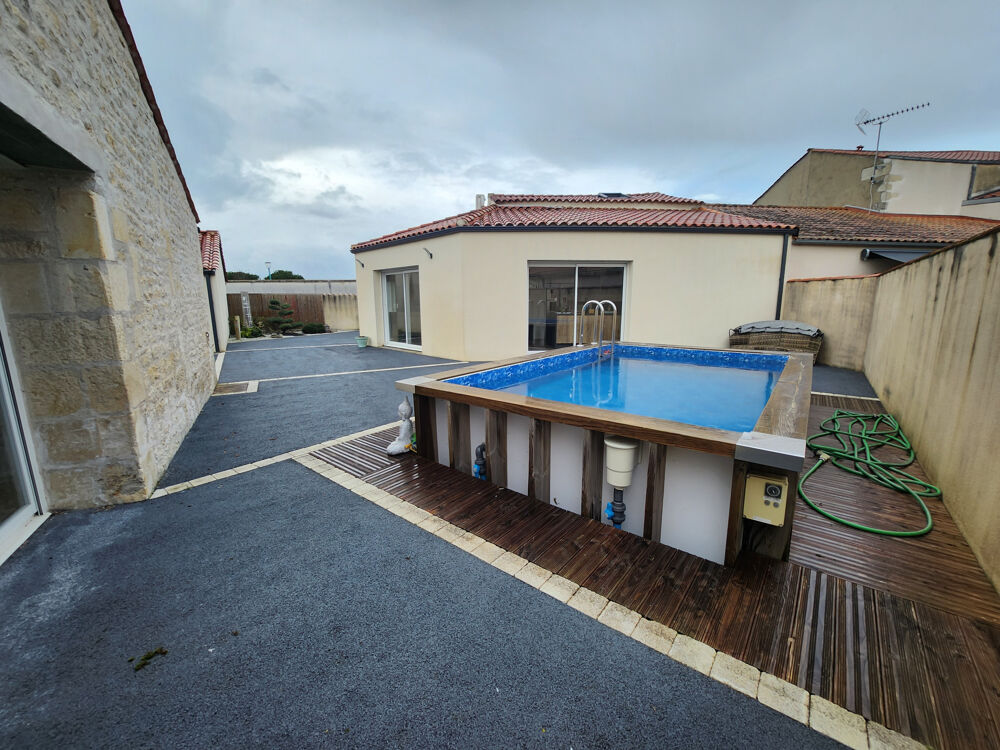 Maison en pierre rénovée avec studio indépendant, piscine et grand garage