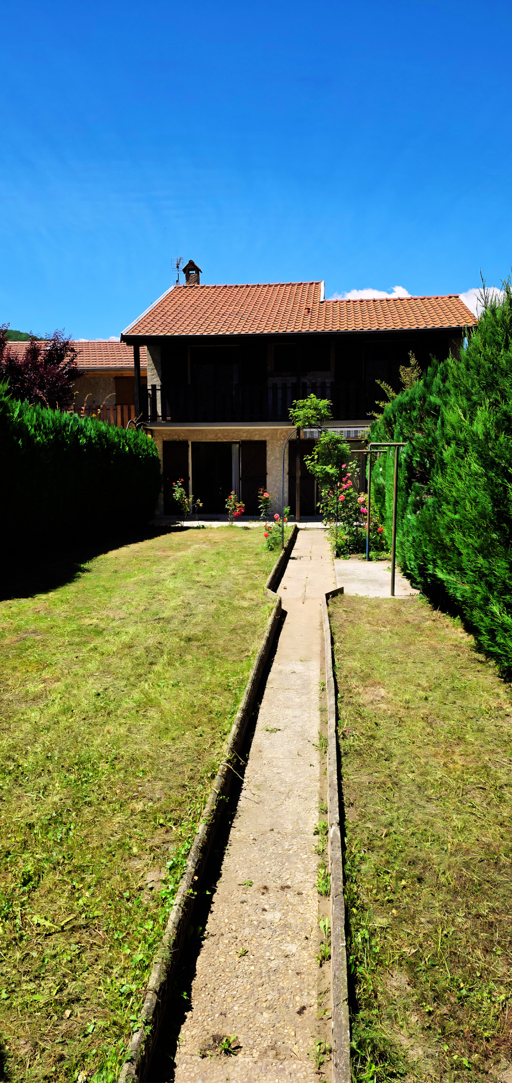 MAISON - 4 PIECES - 98 m2 - Terrain 270m2