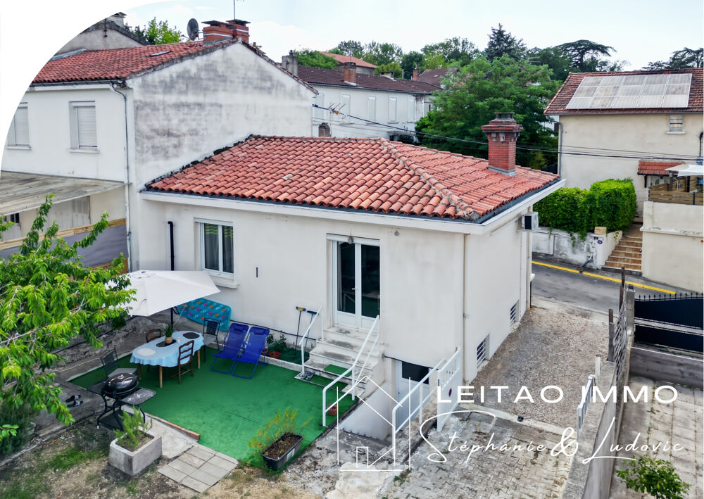 Maison semi-enterrée avec sous-sol