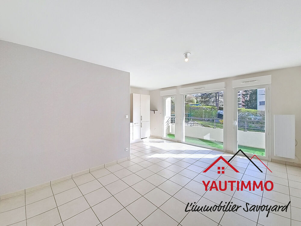 Appartement T3 2 chambres avec balcon terrasse, parking et cave Vétraz-Monthoux proche Genève