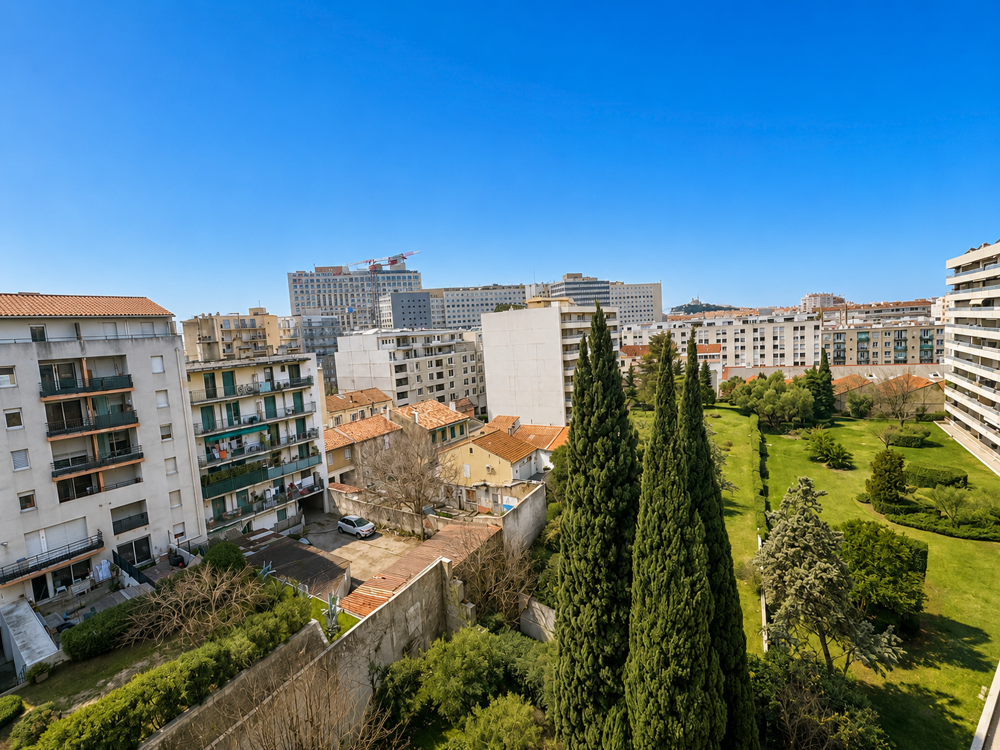 Appartement de standing Etage élevé Traversant Balcon Sud