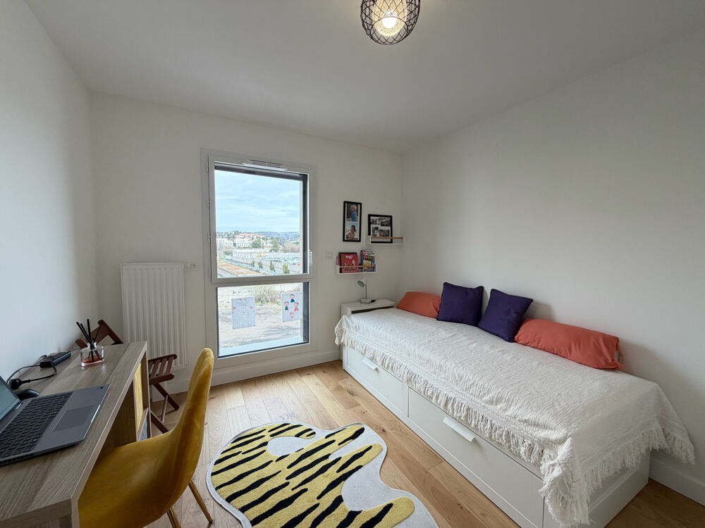 Vente Appartement Superbe T4 de 99 m2 avec 2 terrasses, piscine intérieure chauffée, garage, parking St etienne
