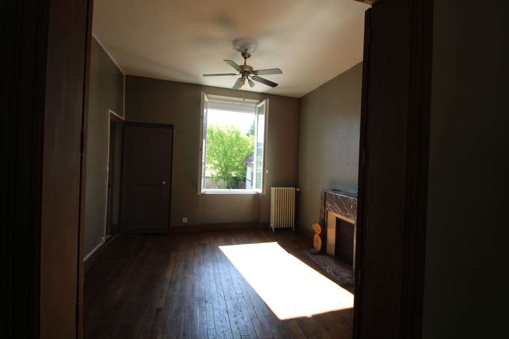 Vente Maison Maison de Bourg à Vendre 3 ou 4 chambres Diou