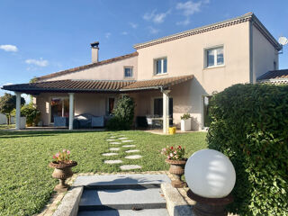  Maison  vendre 8 pices 220 m