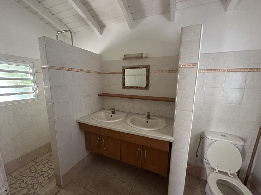 Vente Maison Villa 3 chambres de 110m2 environ sur un terrain de 750m2 avec piscine St francois