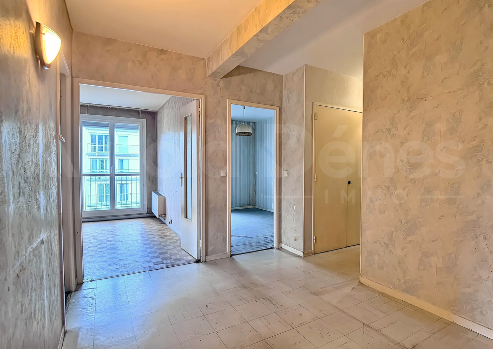Vente Appartement Rennes   Sainte-Thérèse / Le Blosne : appartement à rénover, beau potentiel pour habiter ou investir Rennes