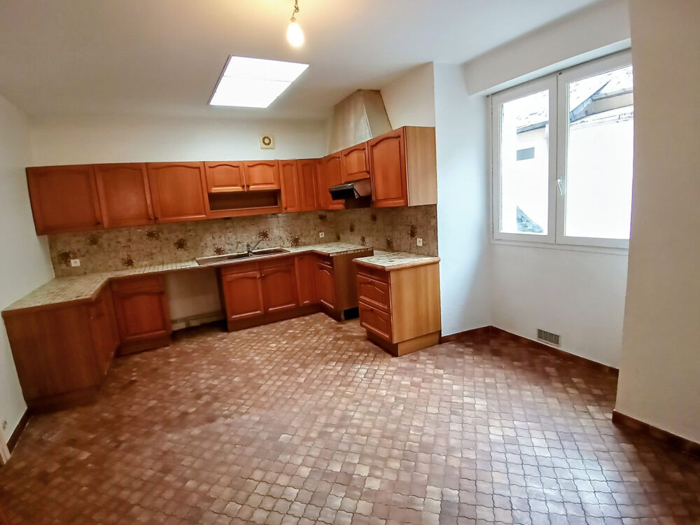 Vente Appartement APPARTEMENT 120M2 QUARTIER HISTORIQUE SAINTE CROIX - GARAGE - JARDIN - TERRASSE Oloron ste marie