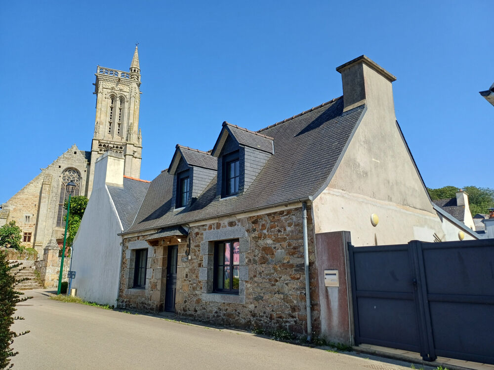 Vente Maison Saint Jean du Doigt cœur historique, maison 1880 avec cour, entièrement rénovée. St jean du doigt