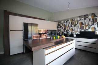  Maison � vendre 8 pi�ces 198 m�