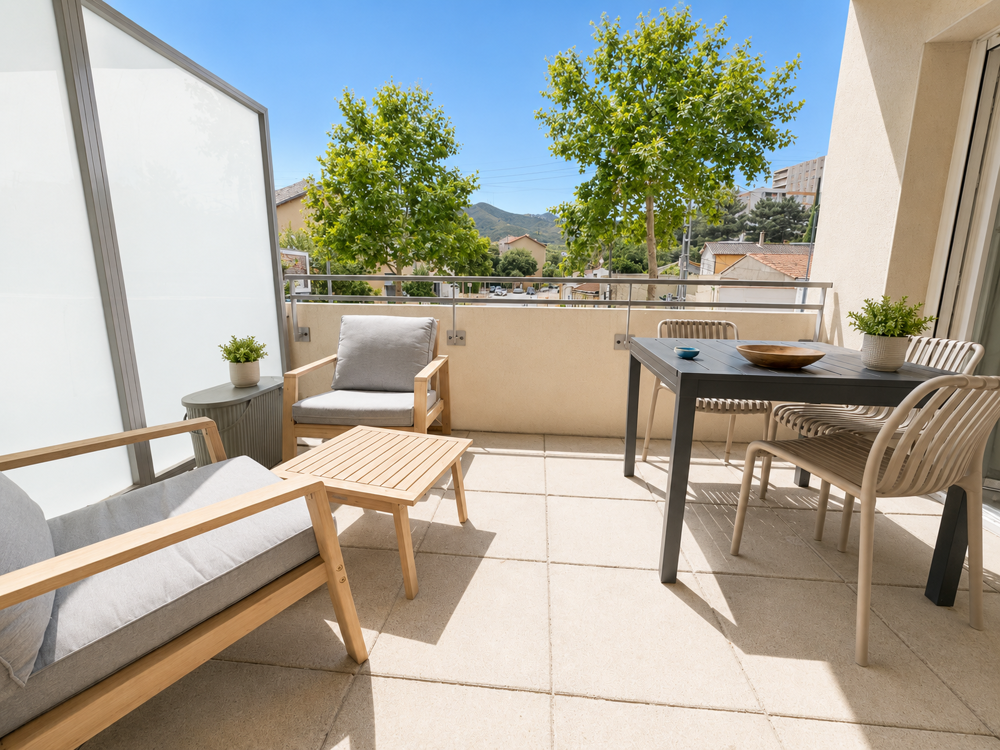 T2 RÉCENT AVEC GRAND BALCON PLEIN SUD ET PARKING