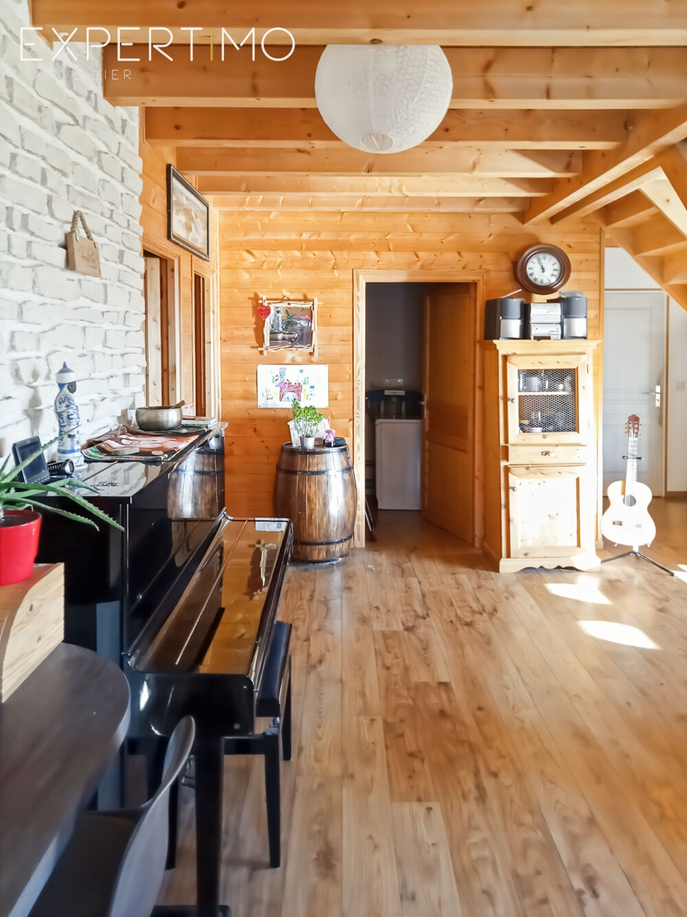 SUPERBE CHALET, GRAND TERRAIN, VUE DOMINANTE ET DEGAGEE !