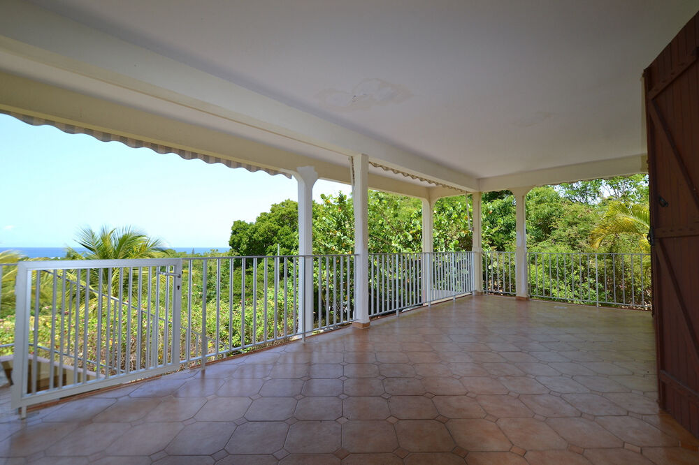à vendre  Propriété/château Sainte-Anne (97180)
